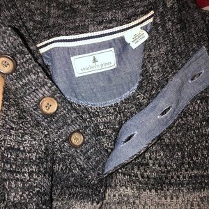 Men’s long sleeve button up sweater